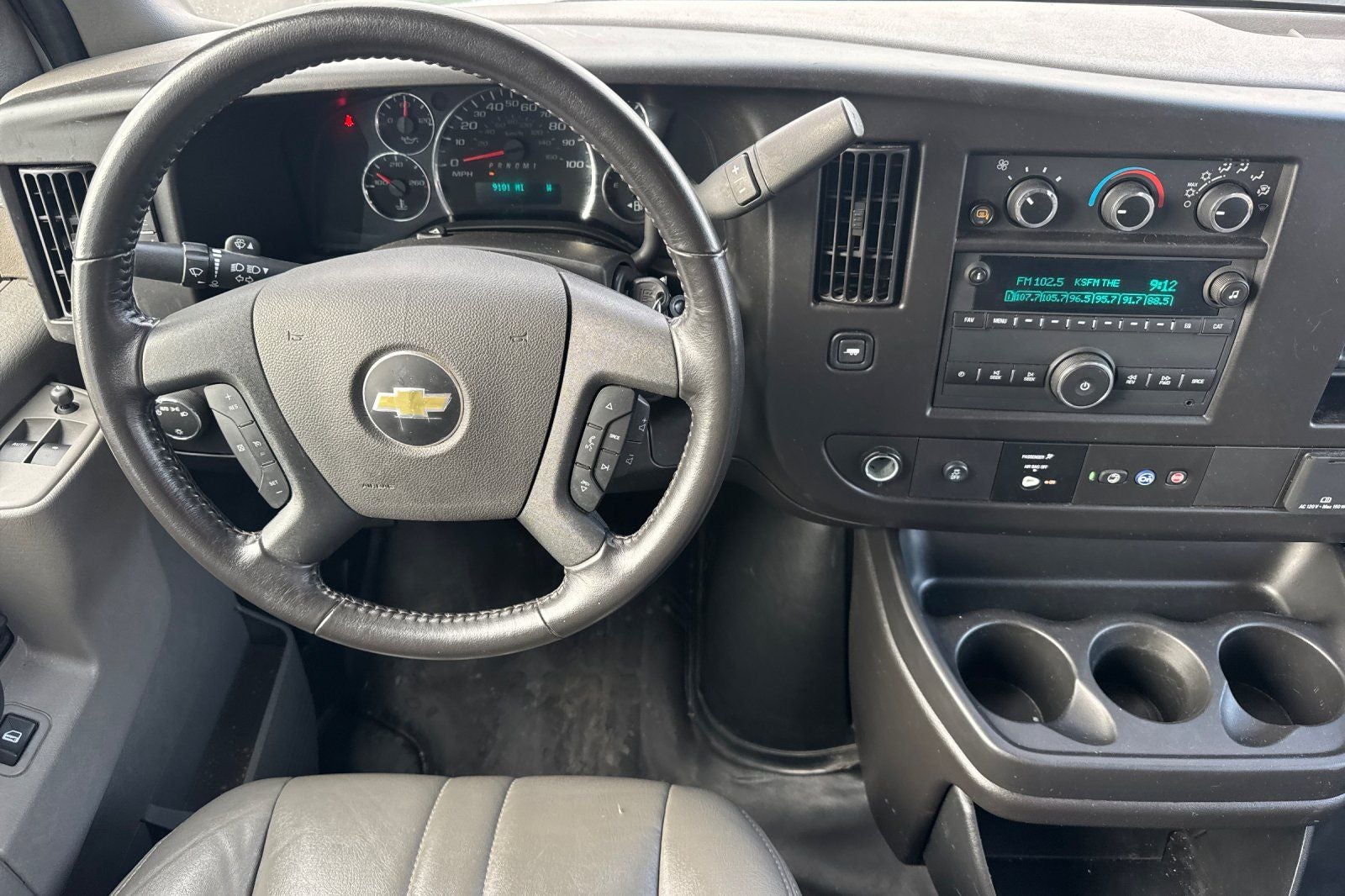 2023 Chevrolet Express 2500 Work Van Cargo