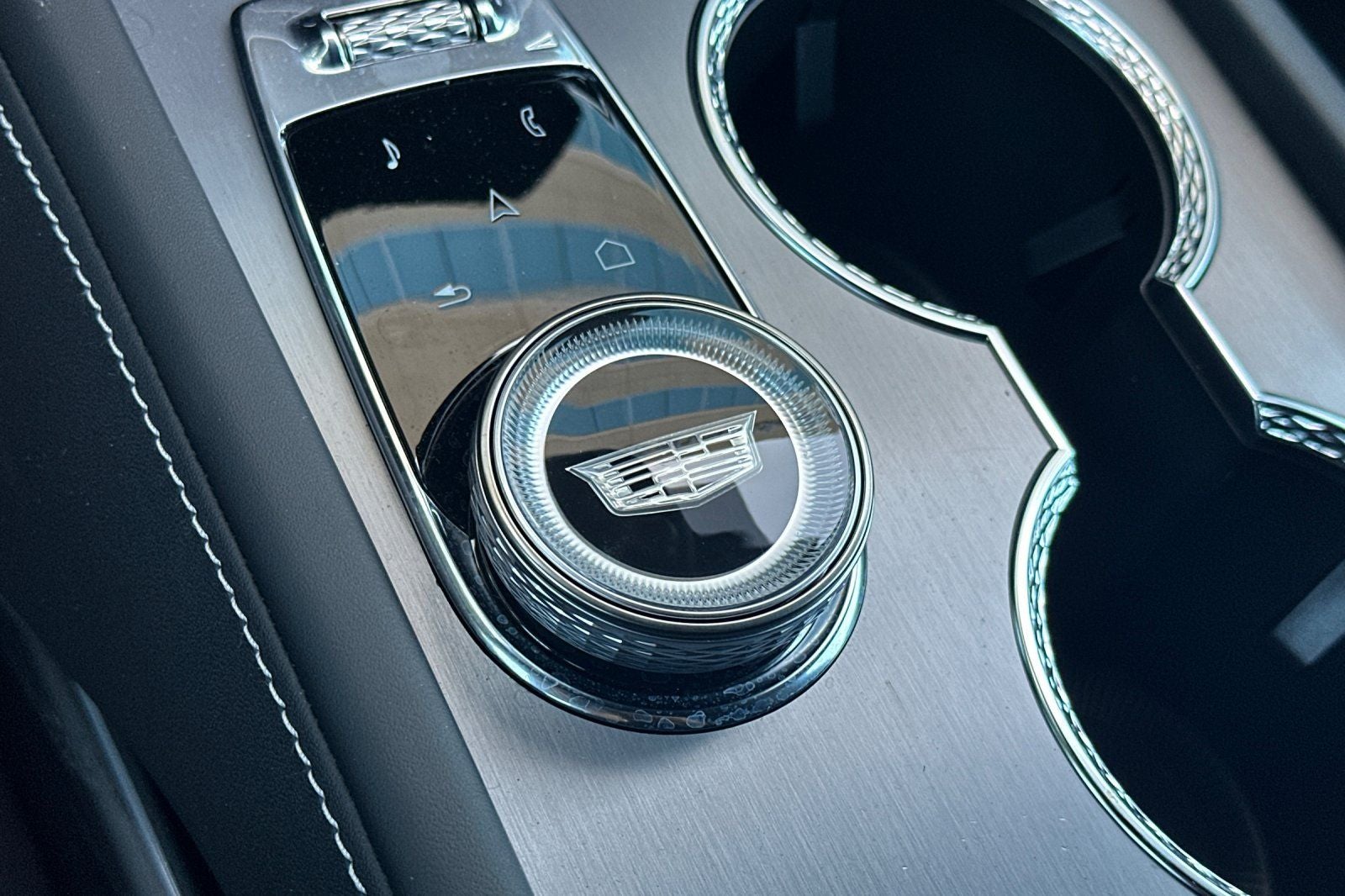 2026 Cadillac VISTIQ Platinum