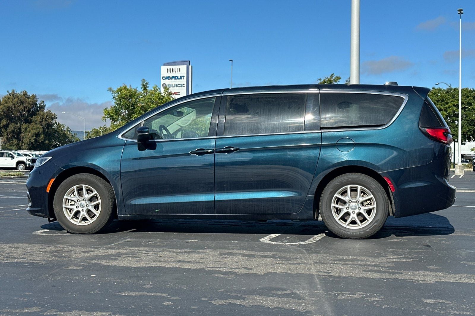 2023 Chrysler Pacifica Touring L