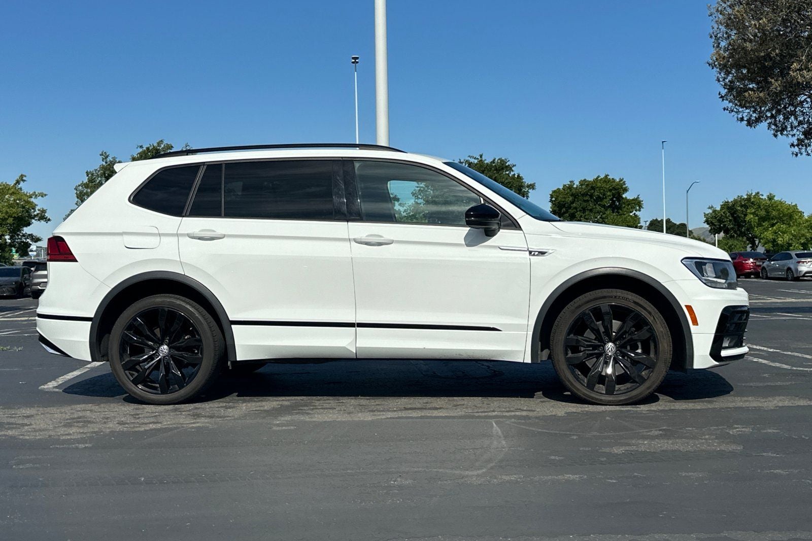 2021 Volkswagen Tiguan 2.0T SE R-Line Black