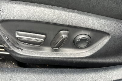 2022 Toyota Camry Hybrid SE