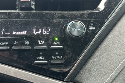 2022 Toyota Camry Hybrid SE