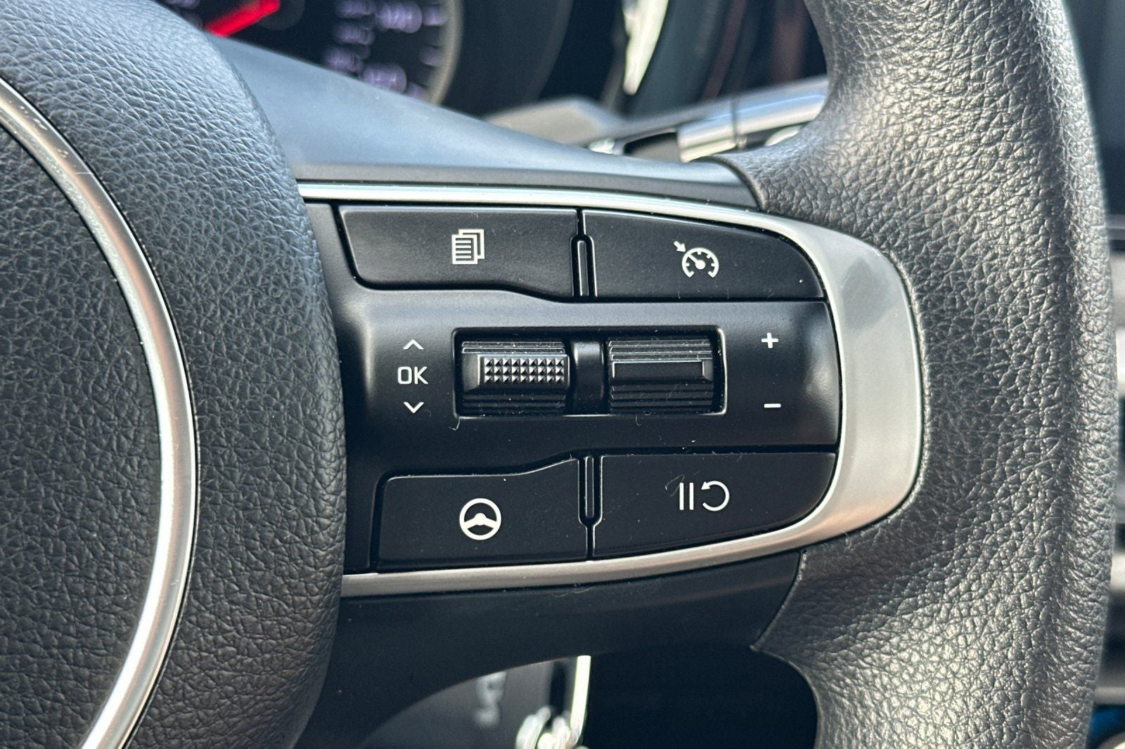 2022 Kia K5 LX