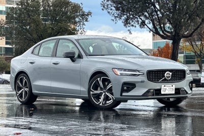 2024 Volvo S60 B5 Plus Dark Theme