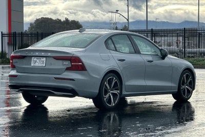 2024 Volvo S60 B5 Plus Dark Theme