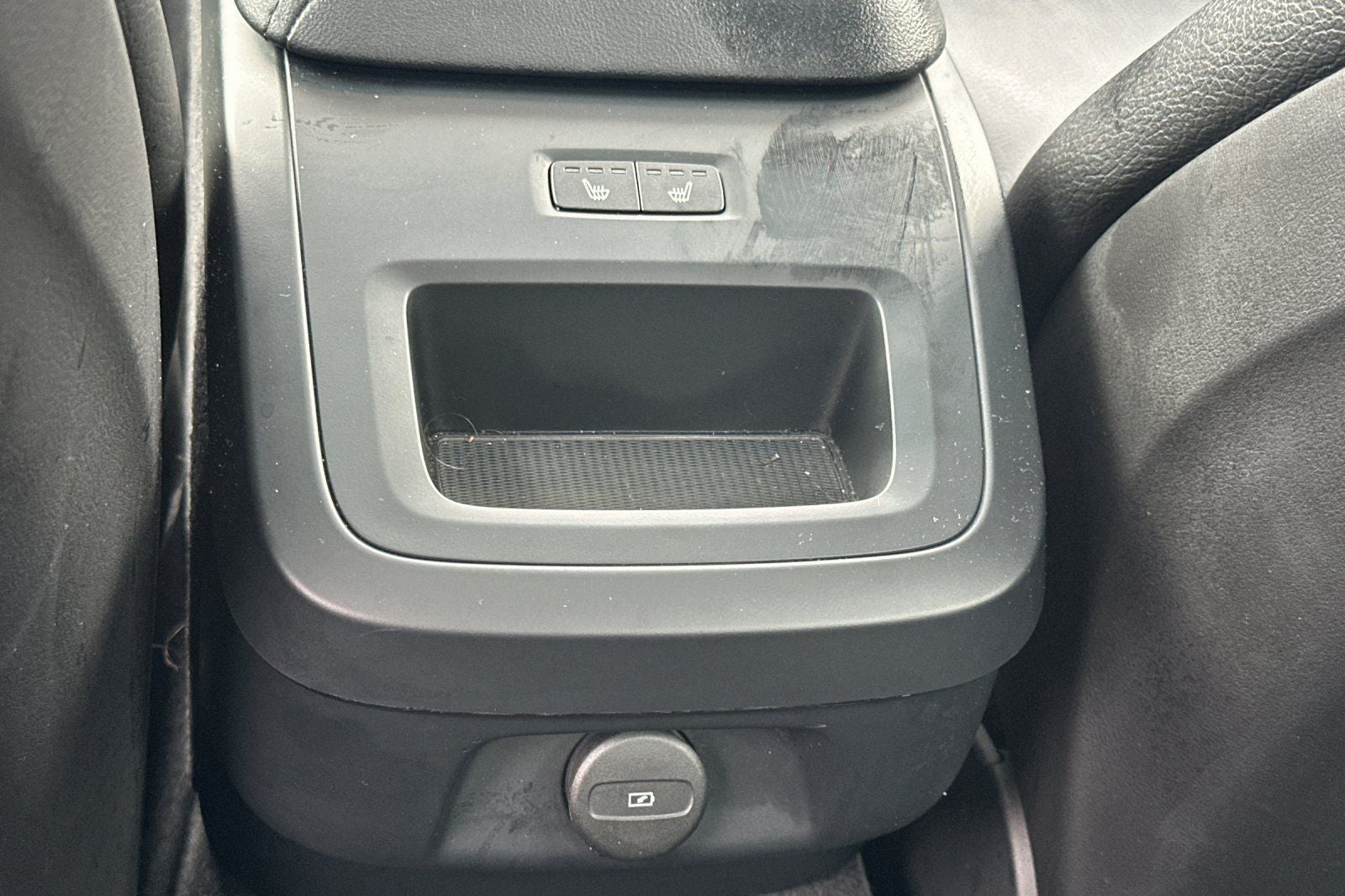 2024 Volvo S60 B5 Plus Dark Theme