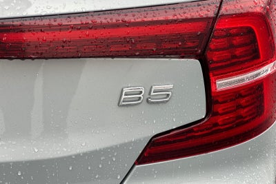 2024 Volvo S60 B5 Plus Dark Theme