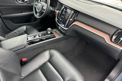 2024 Volvo S60 B5 Plus Dark Theme