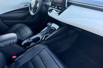 2025 Toyota Corolla Hatchback SE