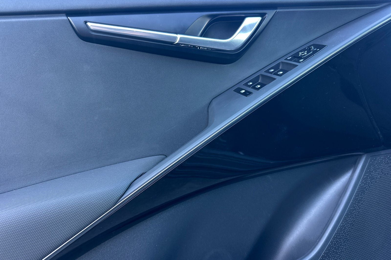 2025 Kia Niro Plug-In Hybrid EX