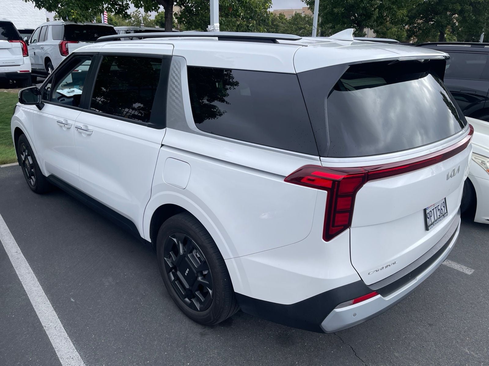 2025 Kia Carnival Hybrid EX