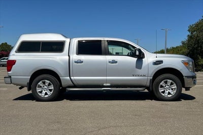 2017 Nissan Titan SV