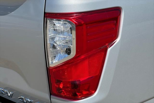 2017 Nissan Titan SV