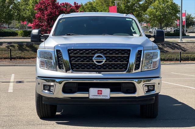 2017 Nissan Titan SV