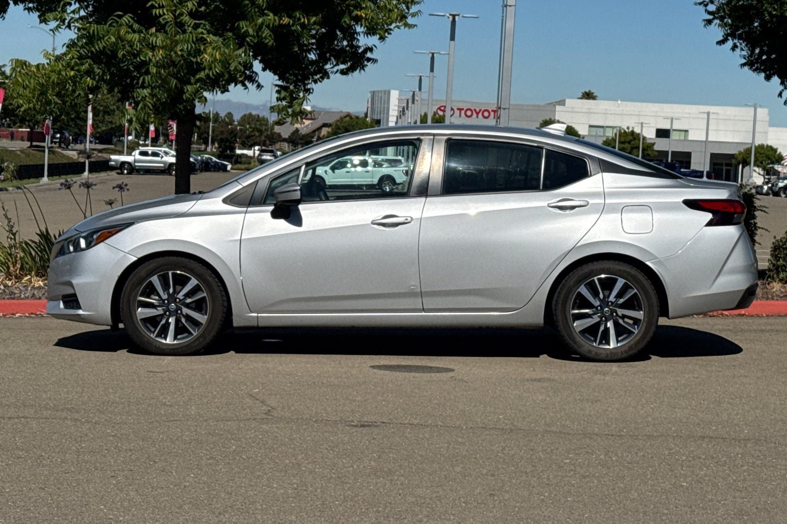2021 Nissan Versa 1.6 SV
