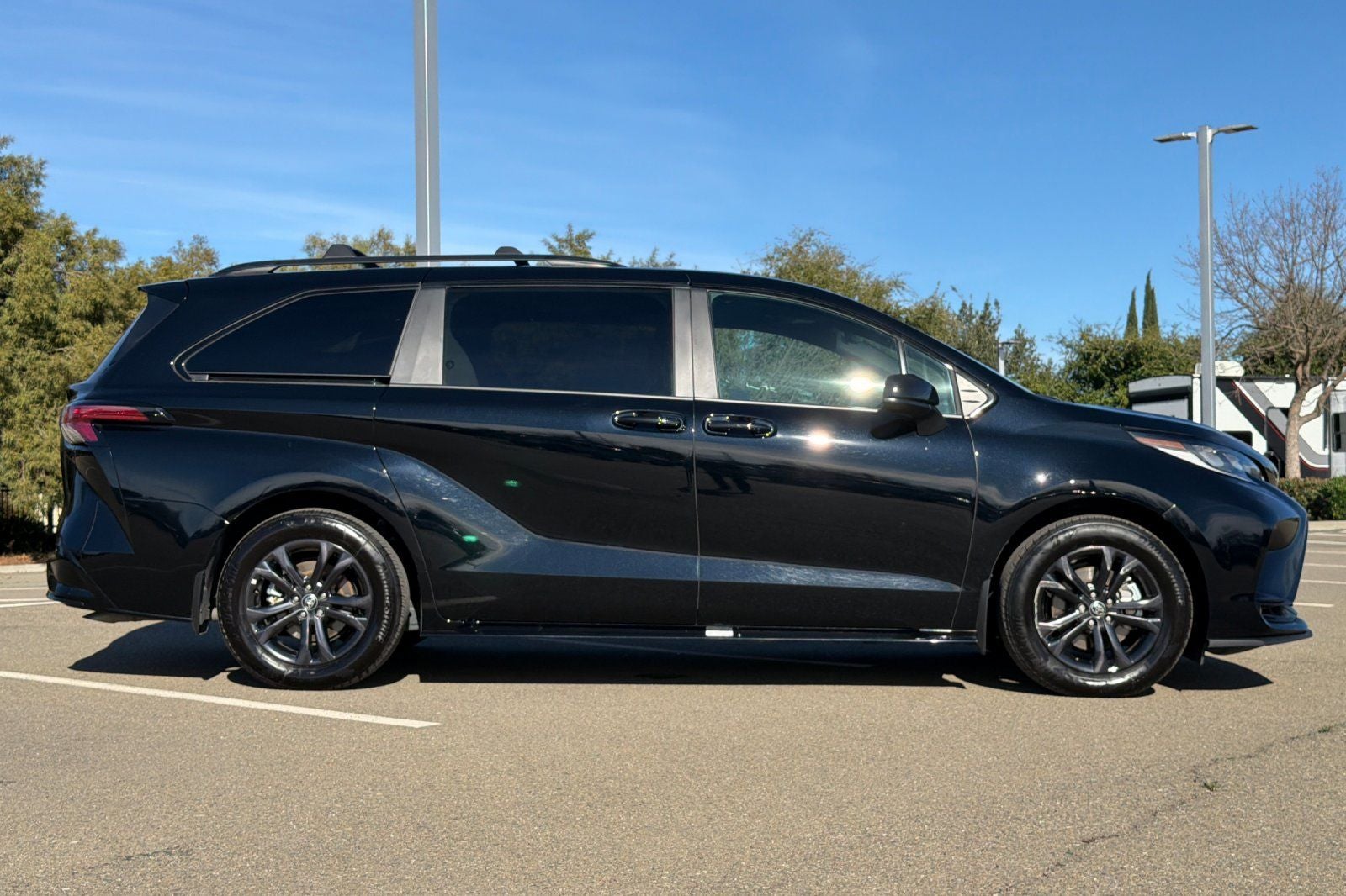 2025 Toyota Sienna XSE 7 Passenger