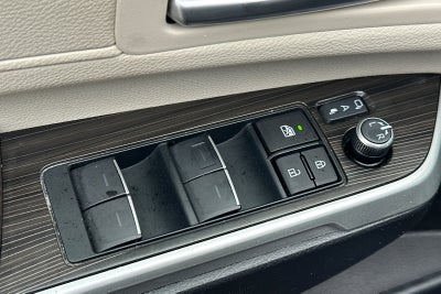 2023 Toyota Sienna Platinum 7 Passenger