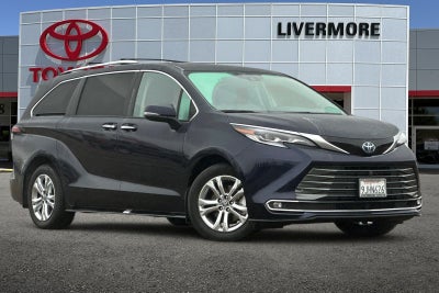 2023 Toyota Sienna Platinum 7 Passenger
