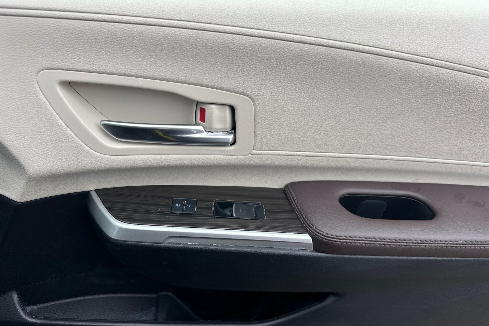 2023 Toyota Sienna Platinum 7 Passenger