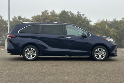 2023 Toyota Sienna Platinum 7 Passenger
