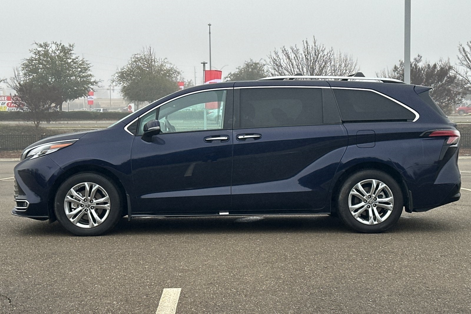 2023 Toyota Sienna Platinum 7 Passenger