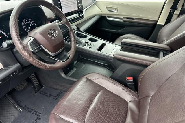 2023 Toyota Sienna Platinum 7 Passenger
