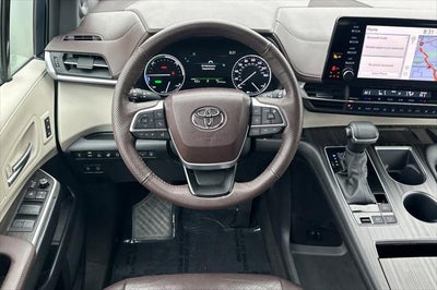2023 Toyota Sienna Platinum 7 Passenger