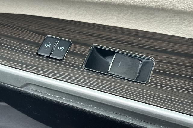 2023 Toyota Sienna Platinum 7 Passenger