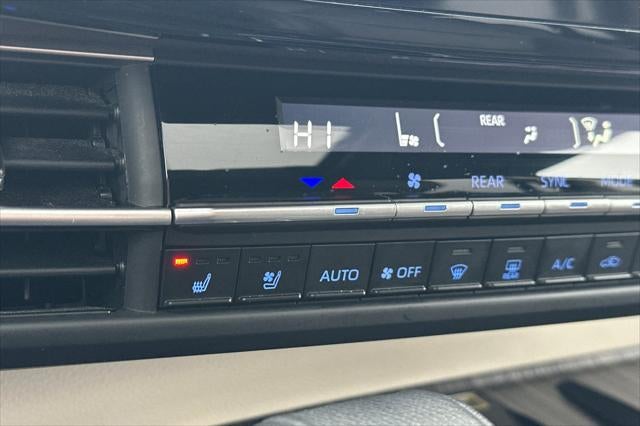 2023 Toyota Sienna Platinum 7 Passenger