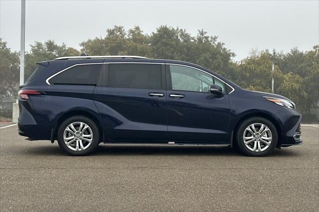 2023 Toyota Sienna Platinum 7 Passenger
