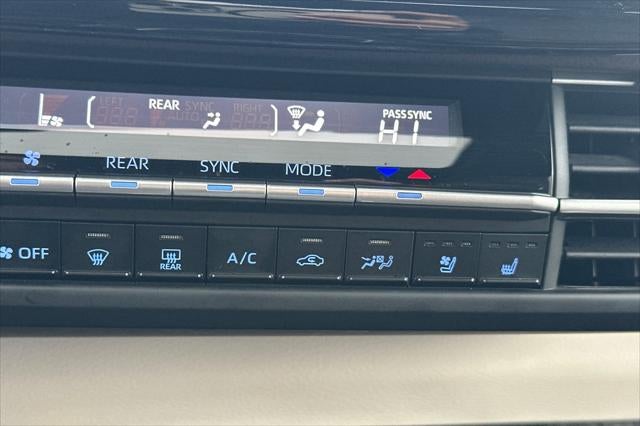 2023 Toyota Sienna Platinum 7 Passenger