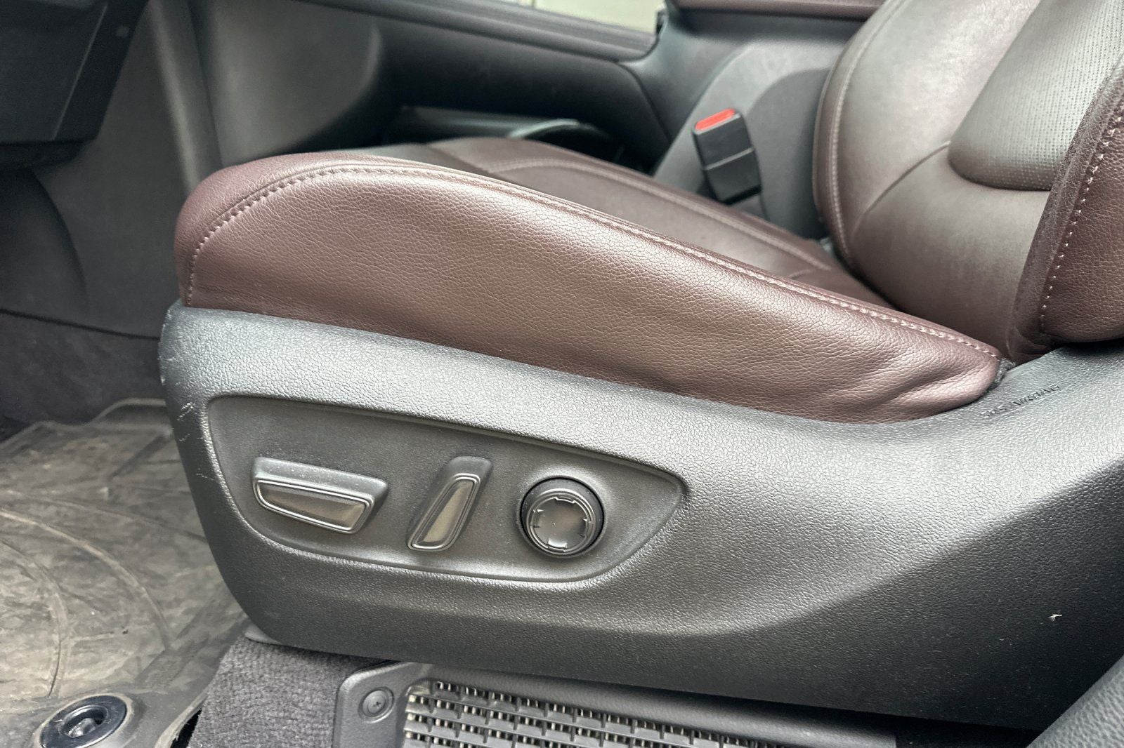 2023 Toyota Sienna Platinum 7 Passenger