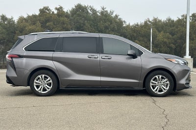 2023 Toyota Sienna Platinum 7 Passenger