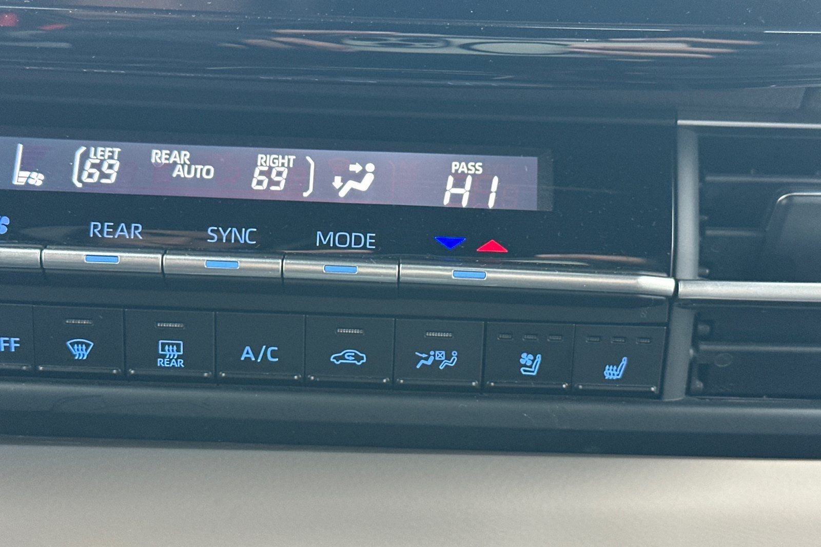 2023 Toyota Sienna Platinum 7 Passenger