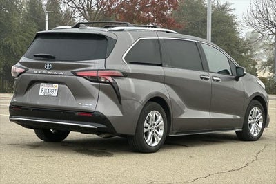 2023 Toyota Sienna Platinum 7 Passenger