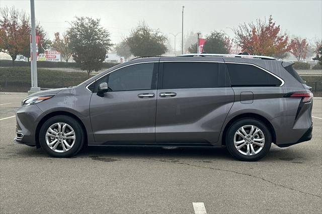 2023 Toyota Sienna Platinum 7 Passenger