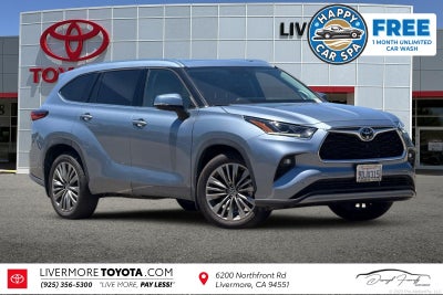 2022 Toyota Highlander Platinum