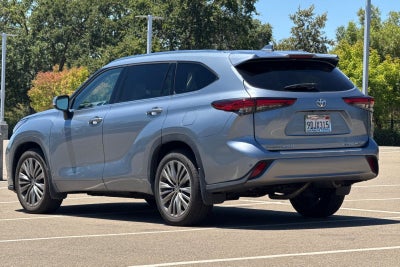 2022 Toyota Highlander Platinum