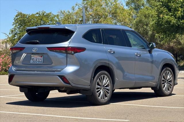 2022 Toyota Highlander Platinum