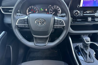 2025 Toyota Highlander LE