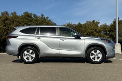 2025 Toyota Highlander LE
