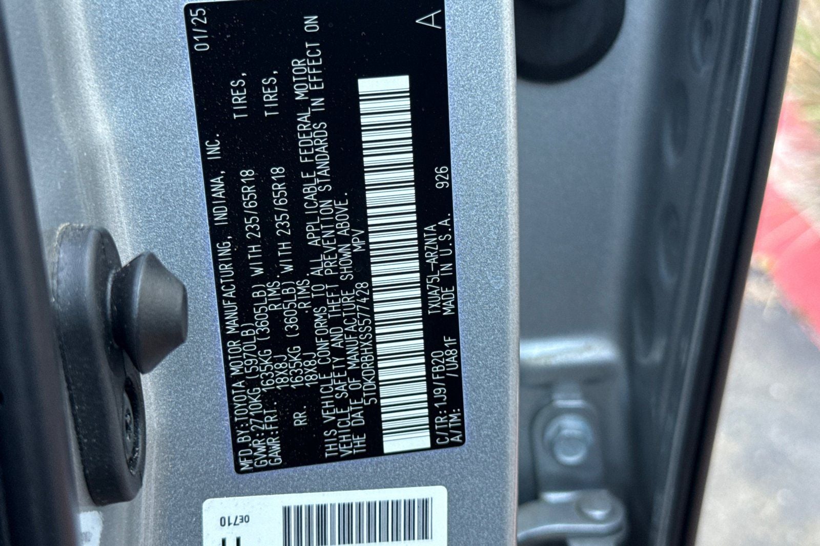 2025 Toyota Highlander LE