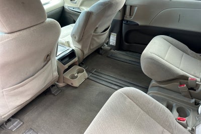 2015 Toyota Sienna LE 8 Passenger