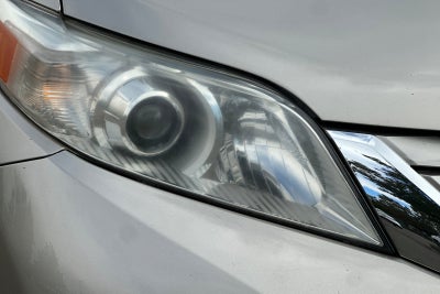 2015 Toyota Sienna LE 8 Passenger