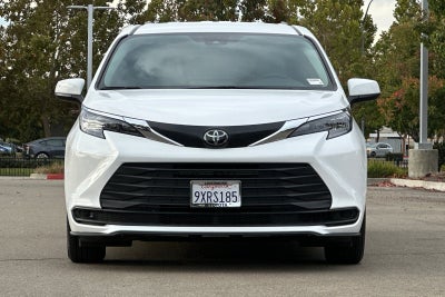 2026 Toyota Sienna LE 8 Passenger