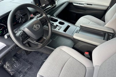 2026 Toyota Sienna LE 8 Passenger