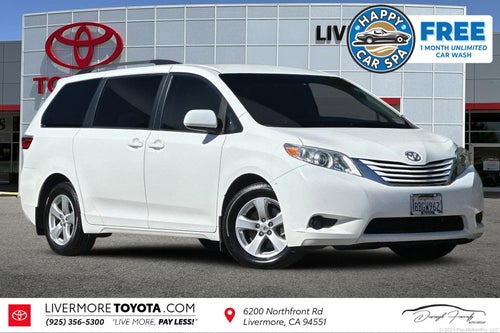 2017 Toyota Sienna LE 8 Passenger