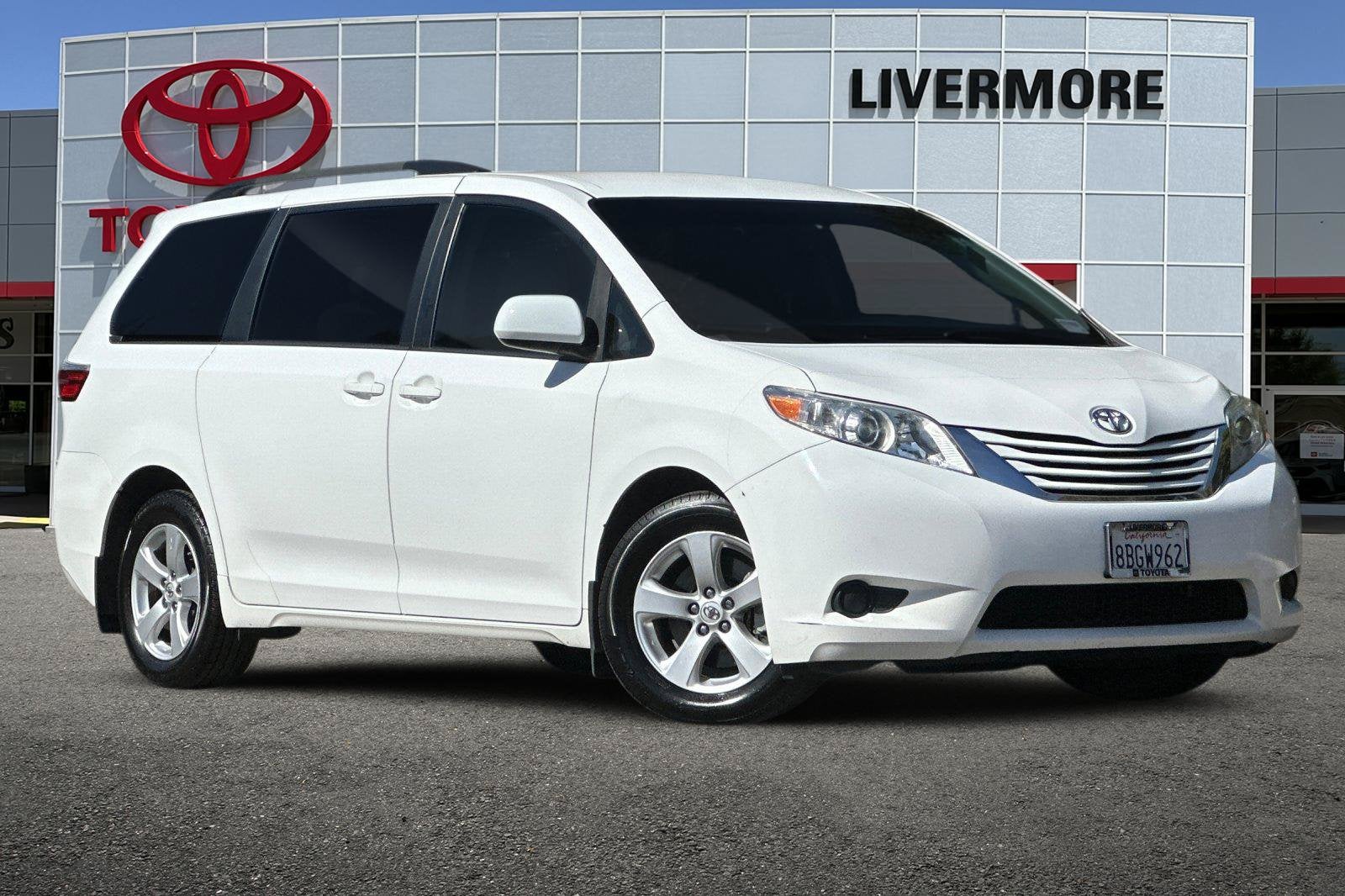 2017 Toyota Sienna LE 8 Passenger