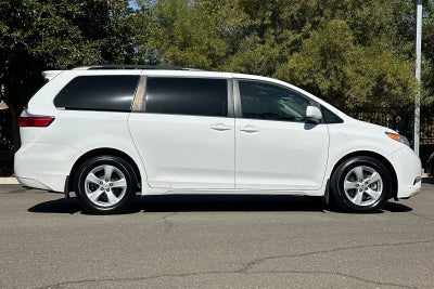 2017 Toyota Sienna LE 8 Passenger