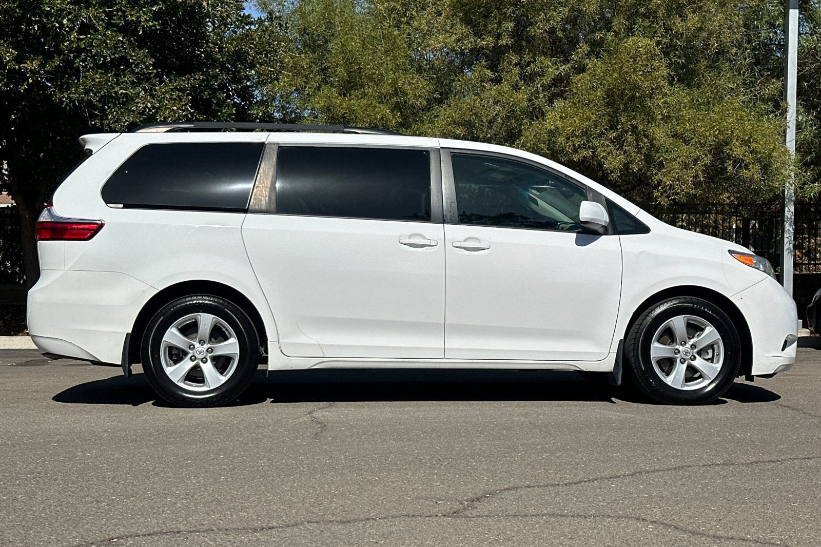 2017 Toyota Sienna LE 8 Passenger